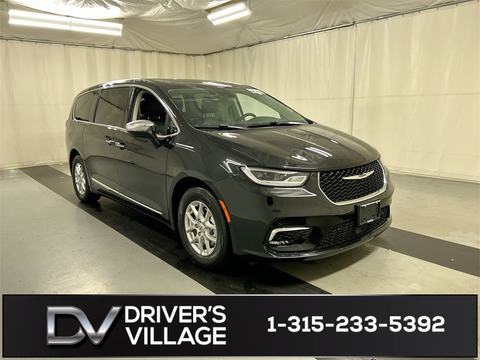 2023 Chrysler Pacifica.