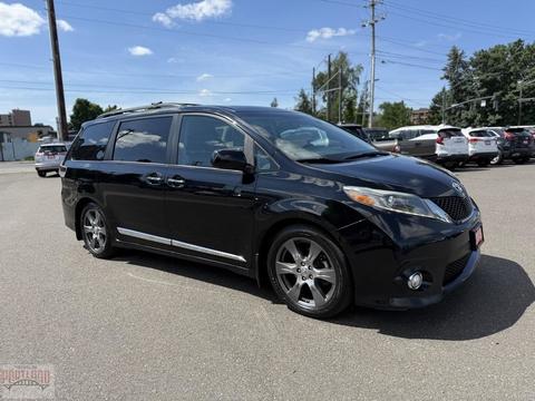 2017 Toyota Sienna.