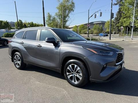2024 Toyota Highlander.