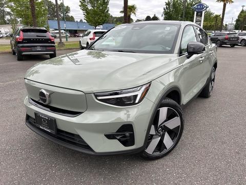 2024 Volvo XC40.