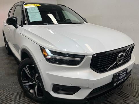 2022 Volvo XC40.