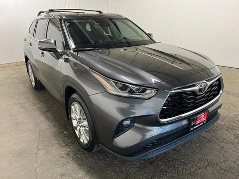 2022 Toyota Highlander.
