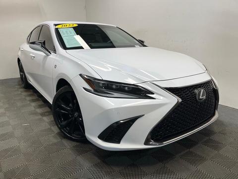 2022 Lexus ES.