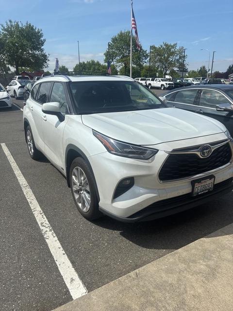 2023 Toyota Highlander.