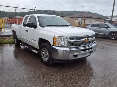 2013 Chevrolet Silverado 1500.