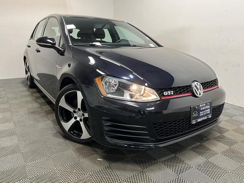 2017 Volkswagen Golf.