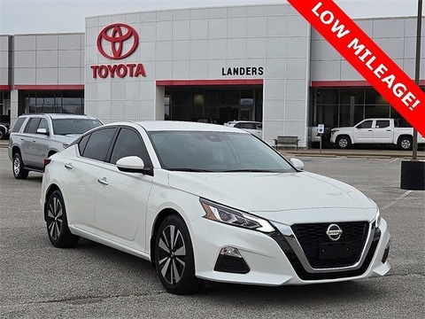 2022 Nissan Altima.