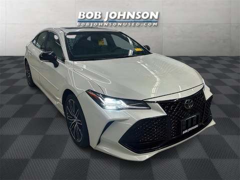 2019 Toyota Avalon.