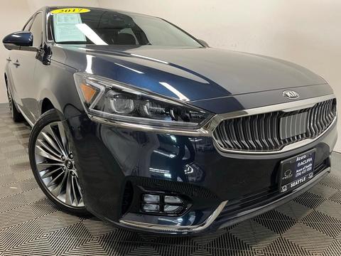 2017 Kia Cadenza.