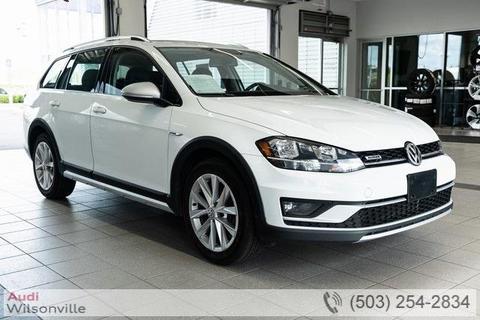 2019 Volkswagen Golf.