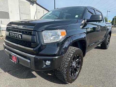 2017 Toyota Tundra.
