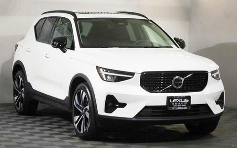 2023 Volvo XC40.