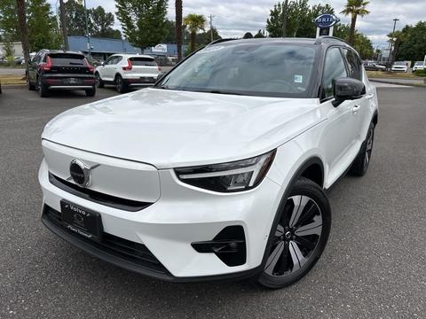 2023 Volvo XC40.