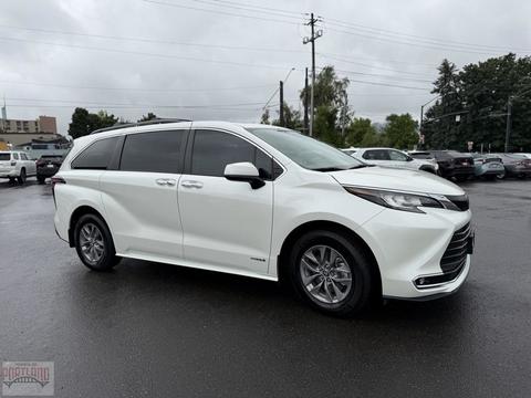 2021 Toyota Sienna.