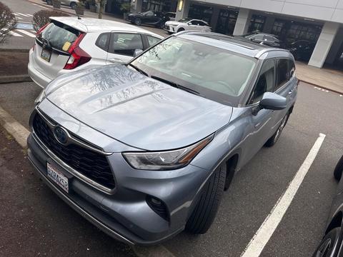 2021 Toyota Highlander.