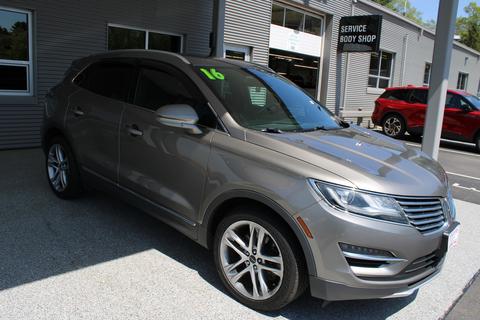 2016 Lincoln MKC.