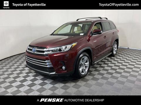 2017 Toyota Highlander.