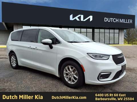 2023 Chrysler Pacifica.