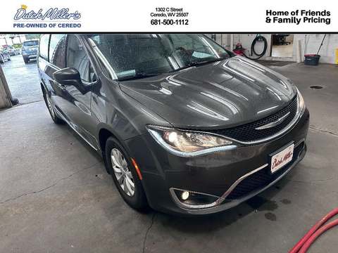 2017 Chrysler Pacifica.