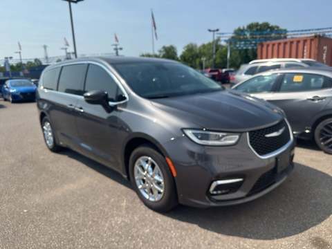 2023 Chrysler Pacifica.