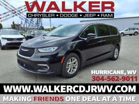 2023 Chrysler Pacifica.