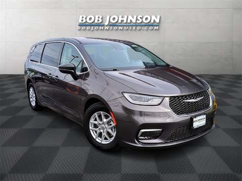 2023 Chrysler Pacifica.