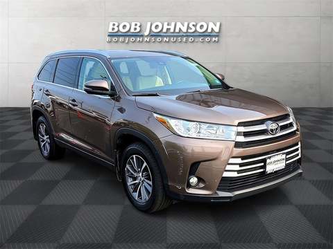 2017 Toyota Highlander.
