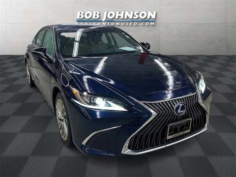 2019 Lexus ES.