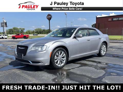 2017 Chrysler 300.