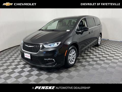 2023 Chrysler Pacifica.