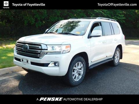2016 Toyota Land Cruiser.
