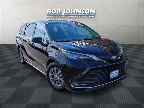 2022 Toyota Sienna.