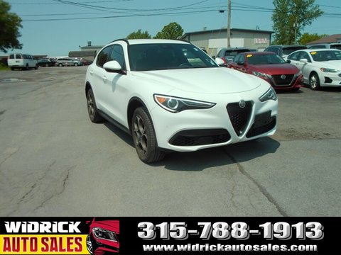 2022 Alfa Romeo Stelvio.