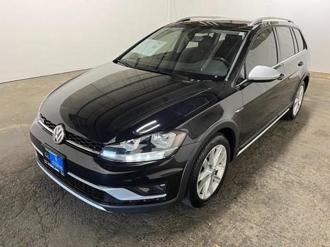 2019 Volkswagen Golf.