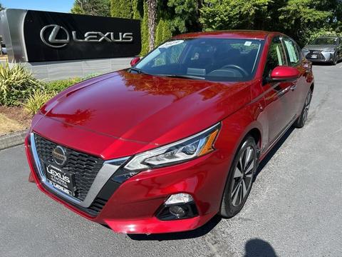 2019 Nissan Altima.
