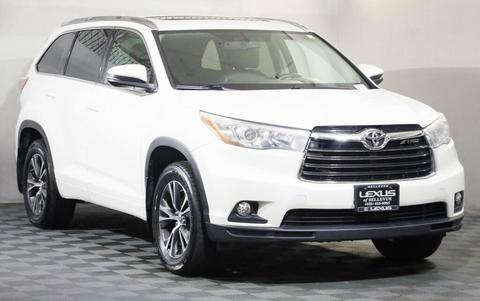 2016 Toyota Highlander.