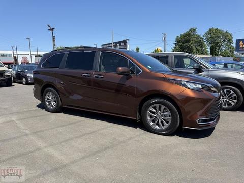 2023 Toyota Sienna.
