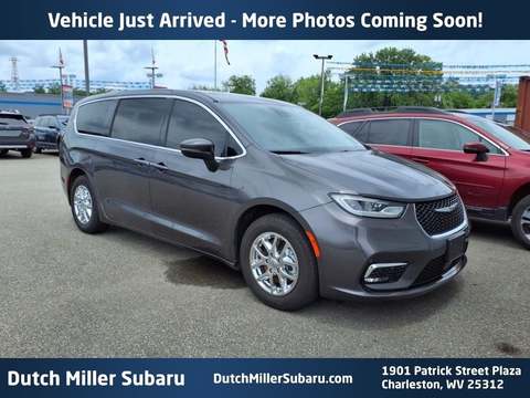 2023 Chrysler Pacifica.