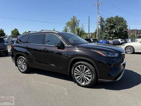 2020 Toyota Highlander.