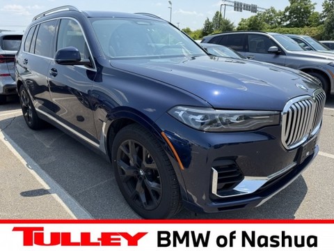 2022 BMW X7.