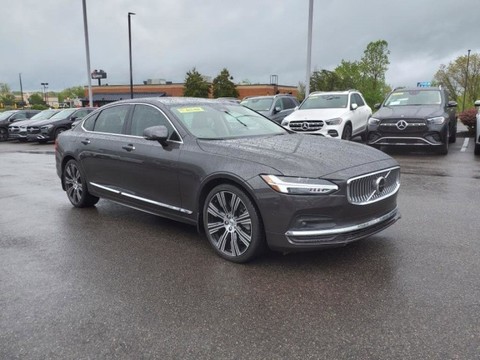 2022 Volvo S90.