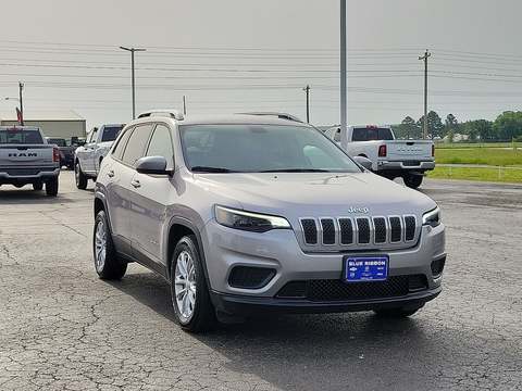 2020 Jeep Cherokee.