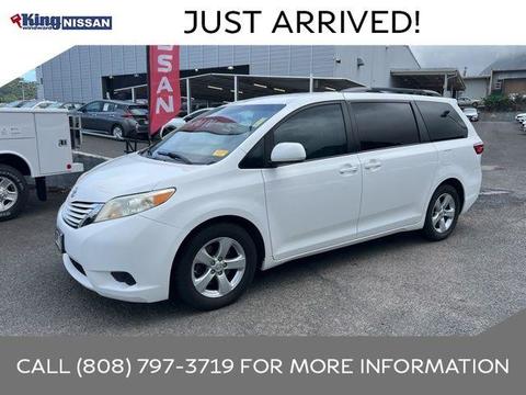 2016 Toyota Sienna.