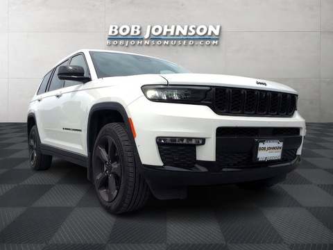 2022 Jeep Grand Cherokee.