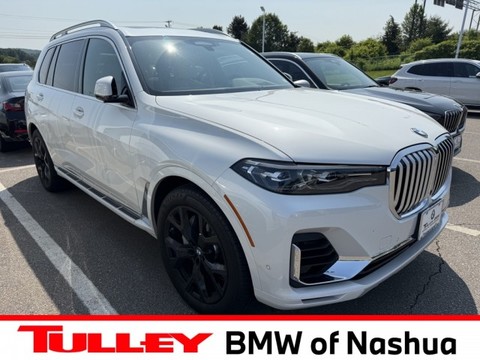 2022 BMW X7.