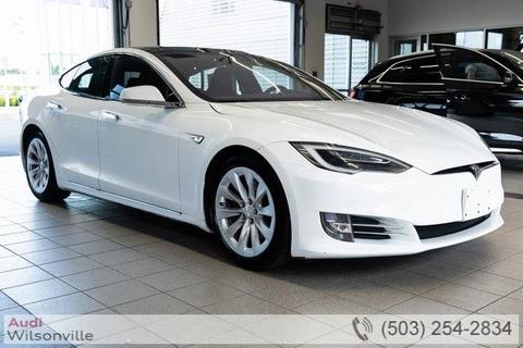 2016 Tesla Model S.