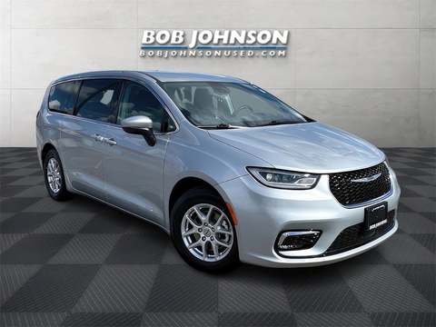 2023 Chrysler Pacifica.
