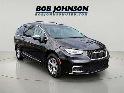 2023 Chrysler Pacifica.