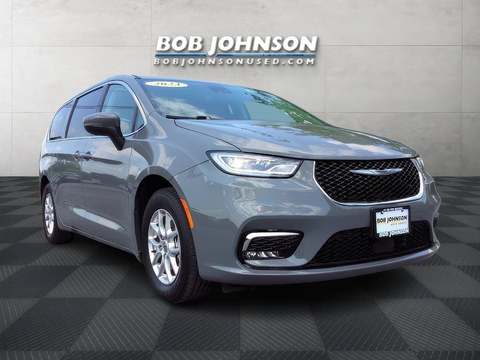 2023 Chrysler Pacifica.