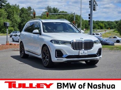 2022 BMW X7.
